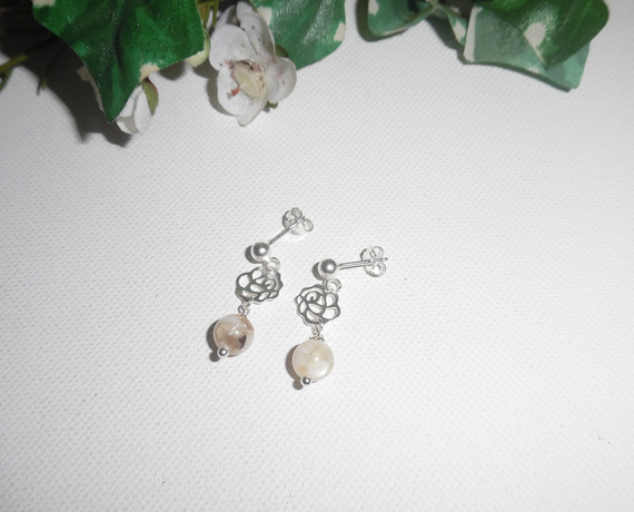 Earrings with brown mother of pearl on 925 silver studs