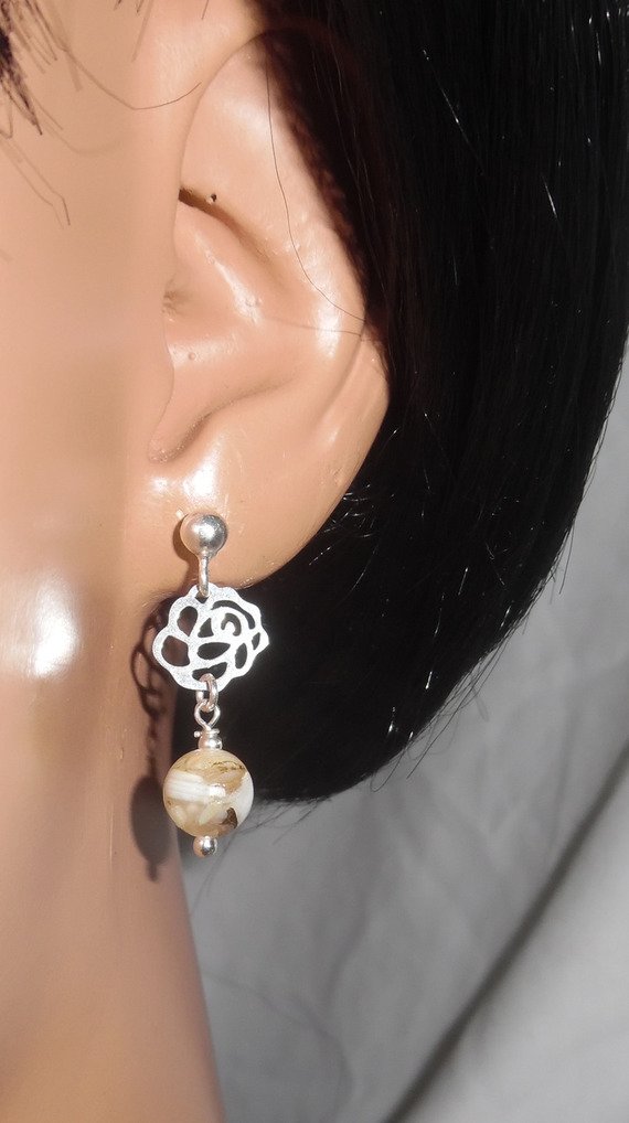 Earrings with brown mother of pearl on 925 silver studs