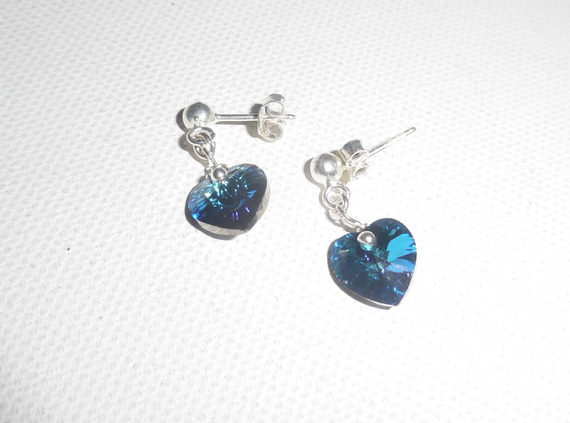 Boucles d'oreilles coeur bleu en cristal de Swarovski sur clous argent 925