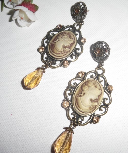 Brown cameo earrings with Swarovski crystal