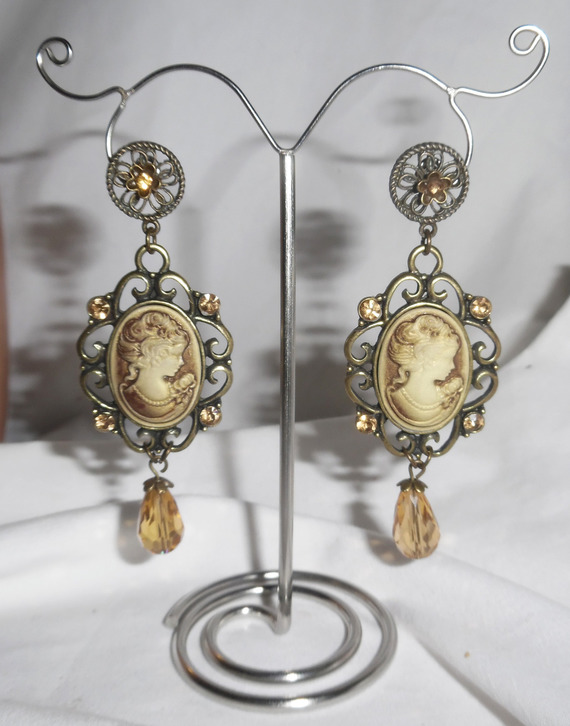 Brown cameo earrings with Swarovski crystal