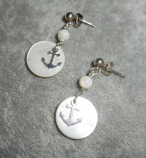 Mother of pearl and marine ink earrings on 925 sterling silver sleeper