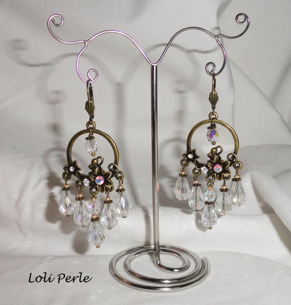 Flower and drop earrings with crystal drops