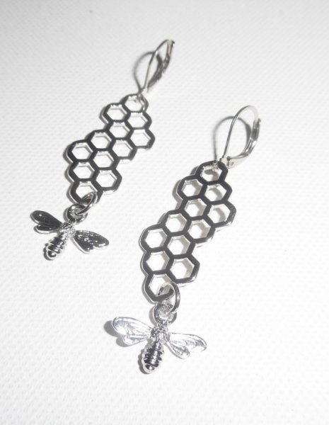 Honeycomb earrings with small silver bee