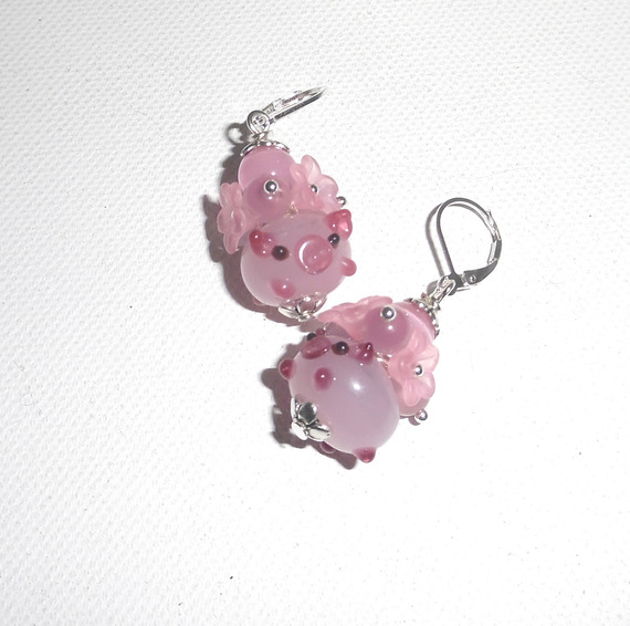 Original pink flower earrings with pearls and glass pigs