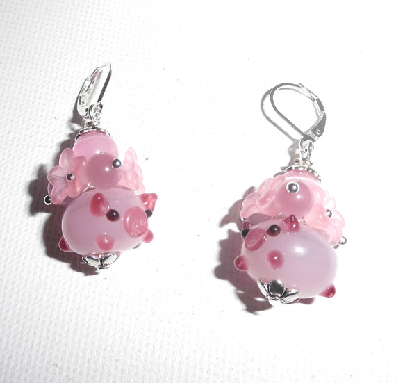 Original pink flower earrings with pearls and glass pigs