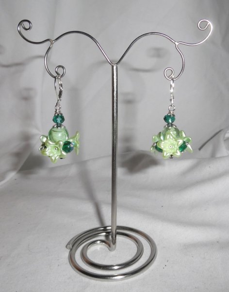 Original aniseed flower earrings with green crystal beads