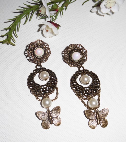 Original clip-on earrings with glass beads and butterflies