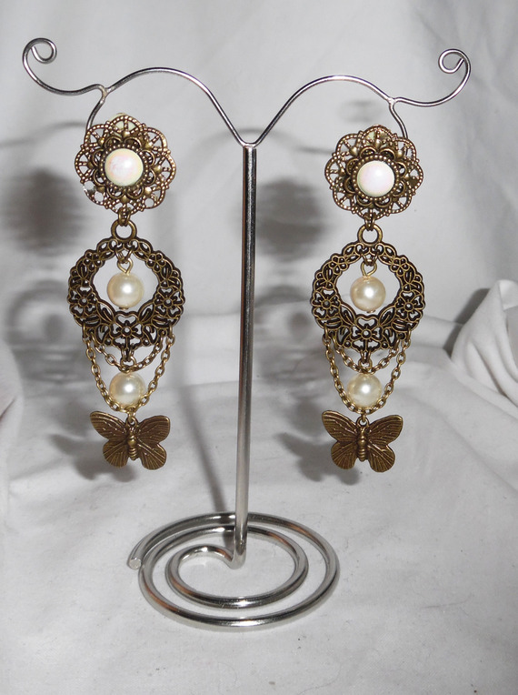 Original clip-on earrings with glass beads and butterflies