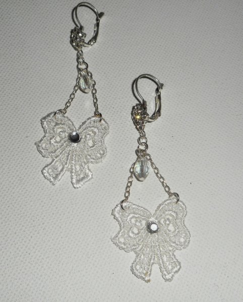 White lace small bows earrings with crystal