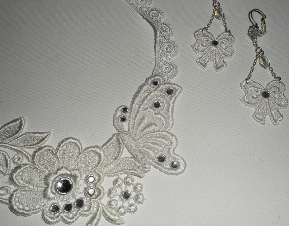 White lace small bows earrings with crystal