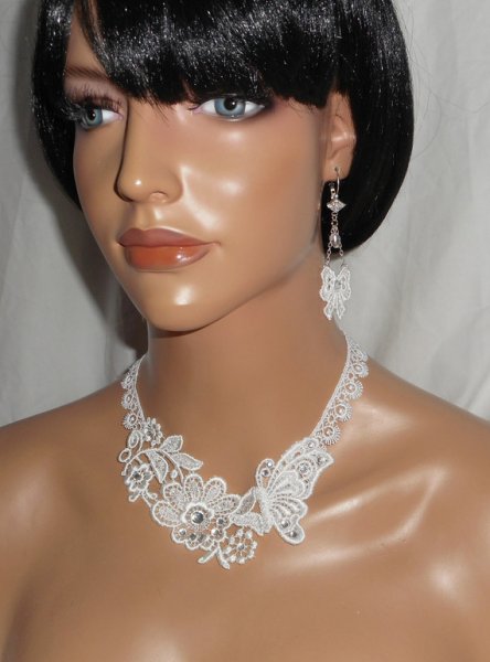 White lace small bows earrings with crystal