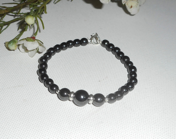 Bracelet with hematite stones and silver 925