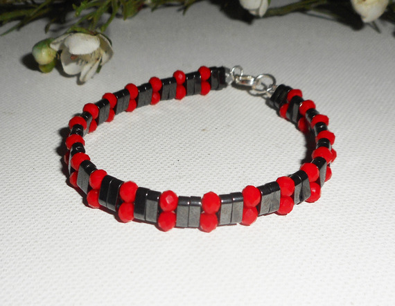 Hematite stone bracelet with red crystal beads and silver 925