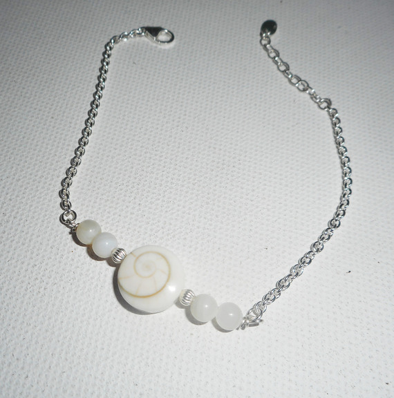 St Lucia eye bracelet with mother of pearl beads on 925 silver chain