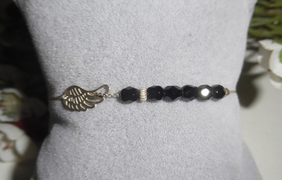 Original wing bracelet with small black crystal beads on 925 silver chain