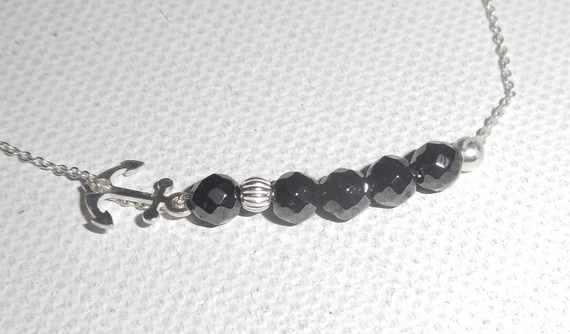 Original bracelet in marine ink and small pearls in hematite stones on a fine silver chain 925