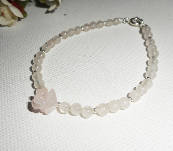 Rose quartz and pearl bracelet on silver clasp