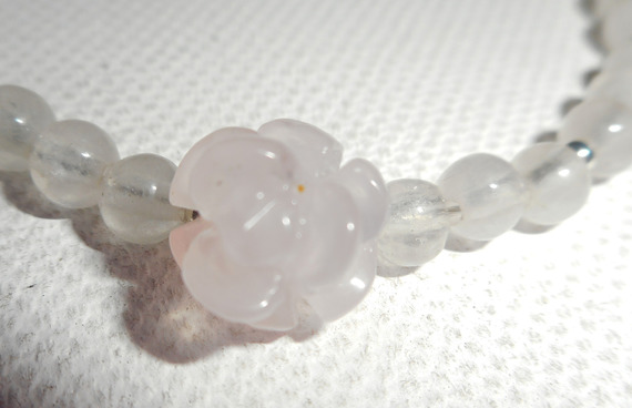 Rose quartz and pearl bracelet on silver clasp