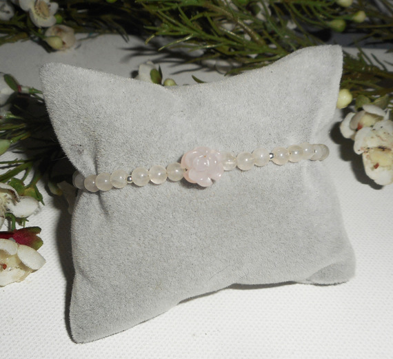 Rose quartz and pearl bracelet on silver clasp