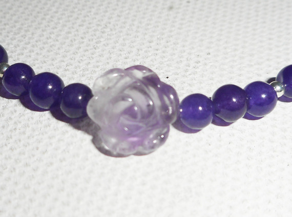 Pearls and rose bracelet in amethyst on silver clasp