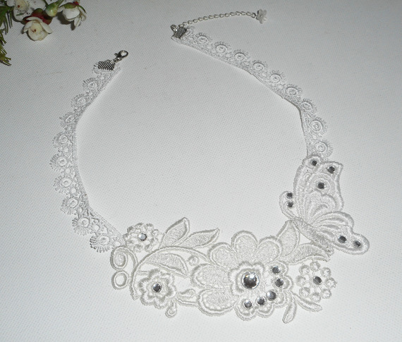 White lace flower and butterfly ceremony necklace with Swarovski crystal and pearls