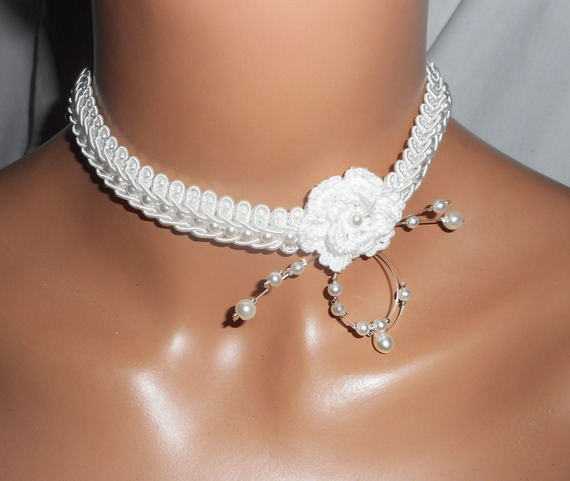 White flower necklace with crochet on fancy braid embroidered with glass beads