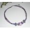 Collier perle fleurie violet avec perles en cristal sur cordon en coton ciré