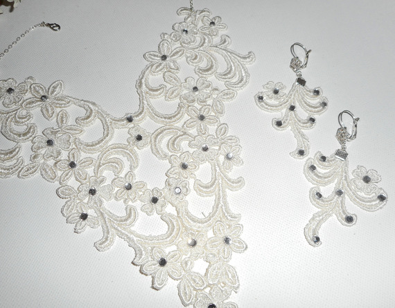 Necklace set Ceremony lace pattern arabesque and flowers with Swarovski crystal