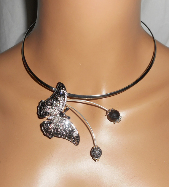 Original necklace set with grey butterfly set with crystal and agate stones