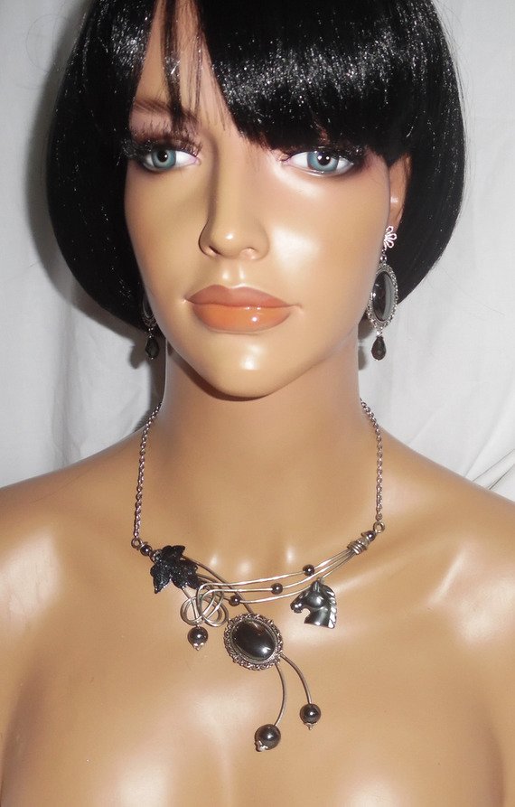 Original necklace set with horse and hematite stones