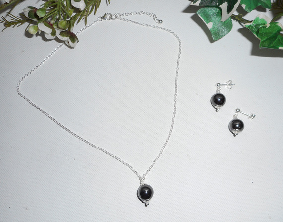 Hematite stone set on 925 silver chain