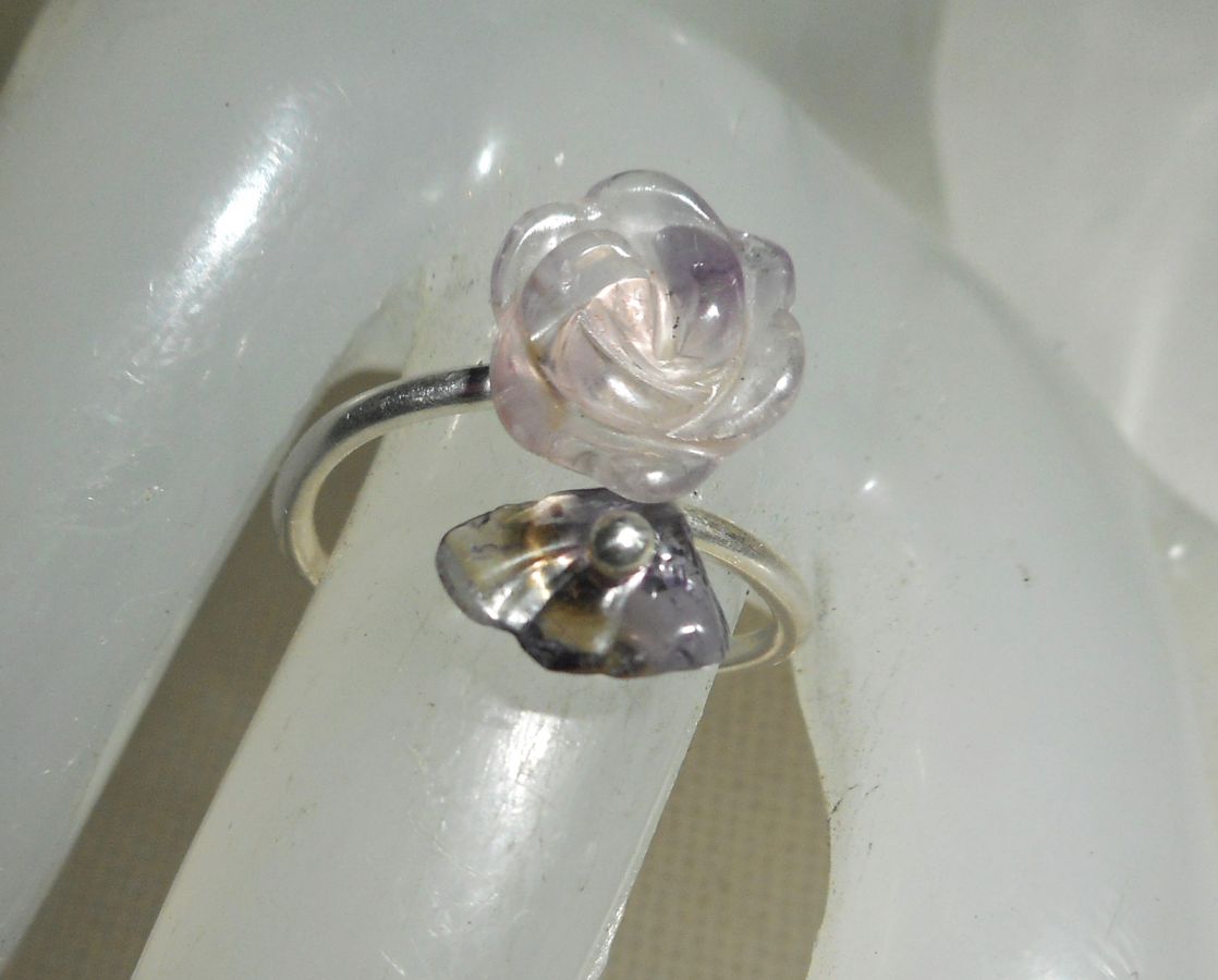 Purple amethyst and 925 silver flower and stone ring