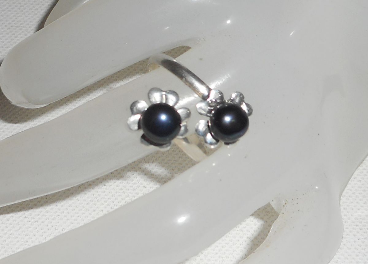 Original 925 silver ring with flower and black cultured pearl