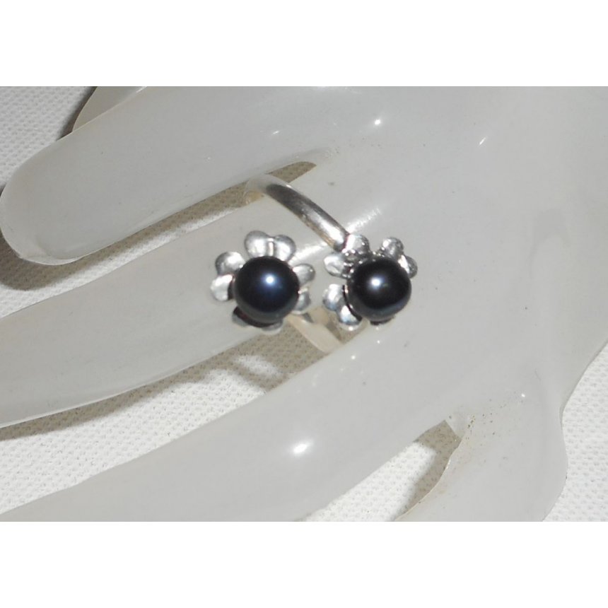 Original 925 silver ring with flower and black cultured pearl