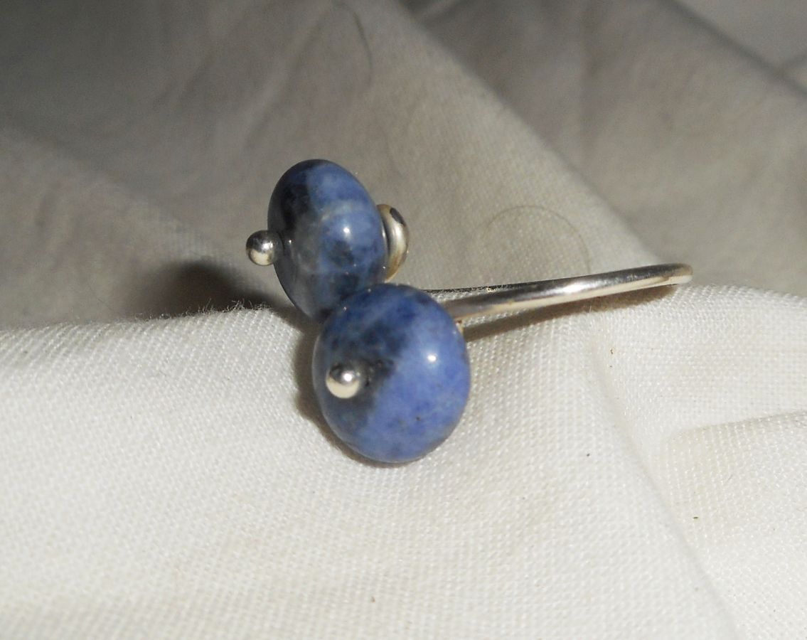 Original 925 silver ring with flowers and blue sodalite stones