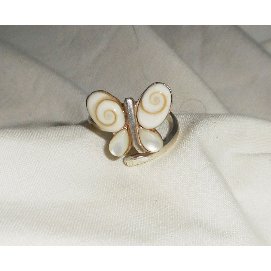 Original 925 silver ring with butterfly in St Lucia eye