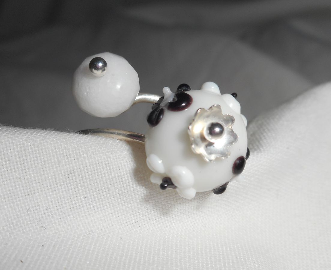 Original 925 silver ring with white jade stone and lampwork pearl