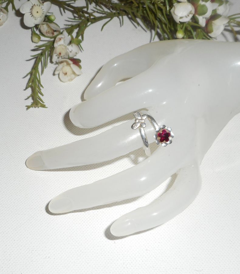 Original 925 silver ring with crystal flower and butterfly