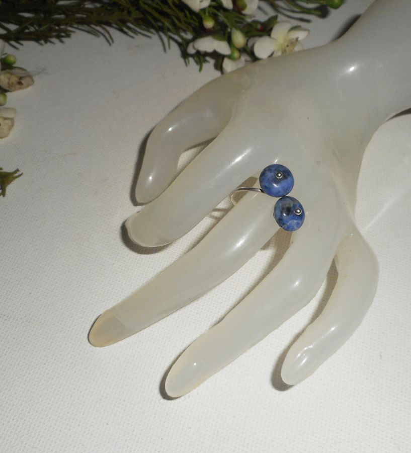 Original 925 silver ring with flowers and blue sodalite stones