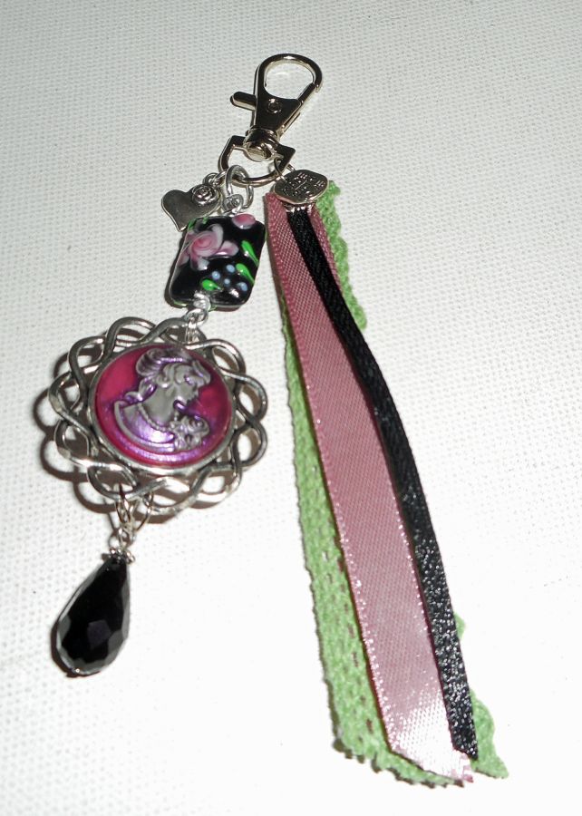 Bag jewelry / keychain glass flower bead and cameo with ribbons