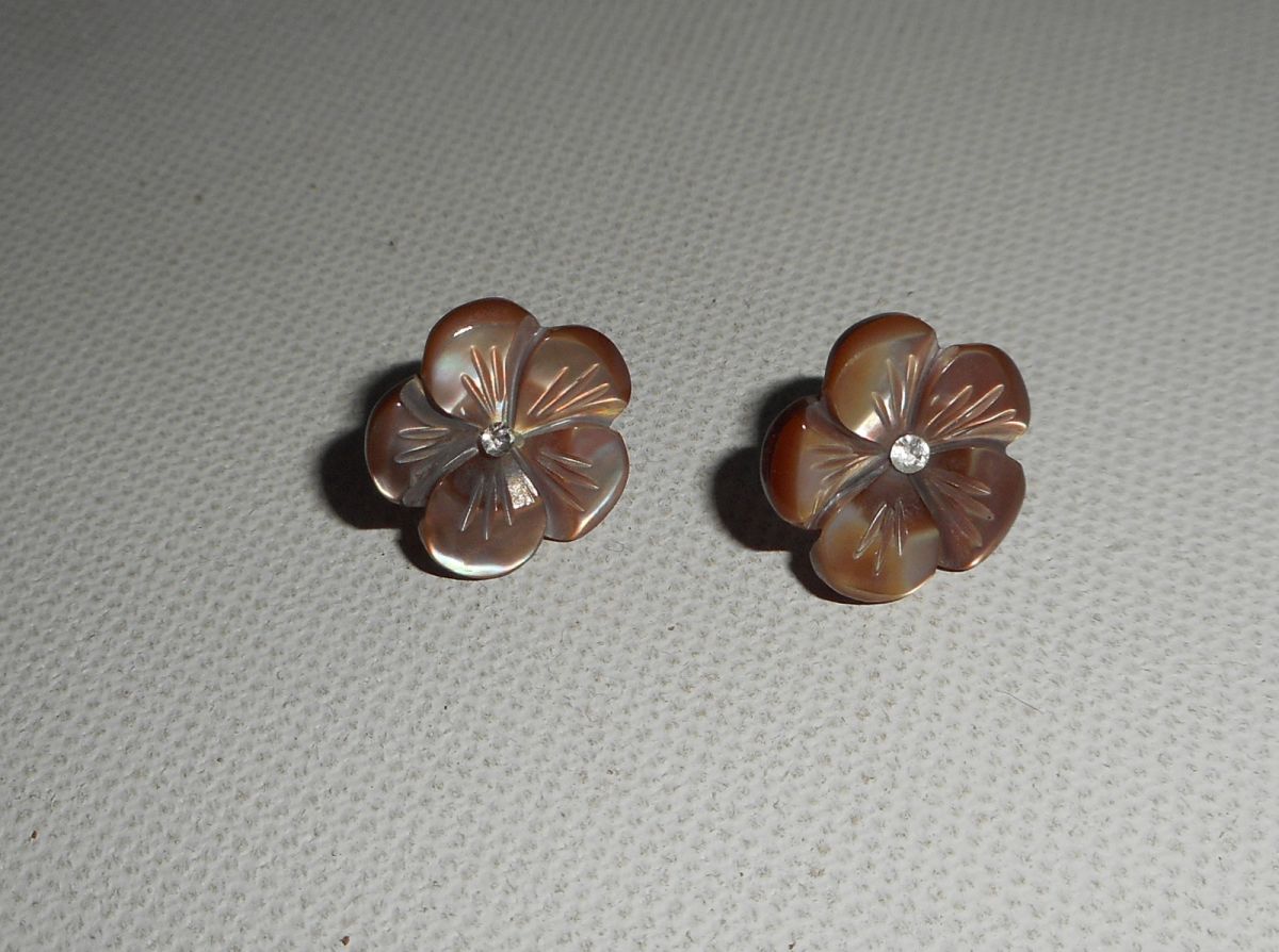 925 silver earrings with brown mother of pearl flower