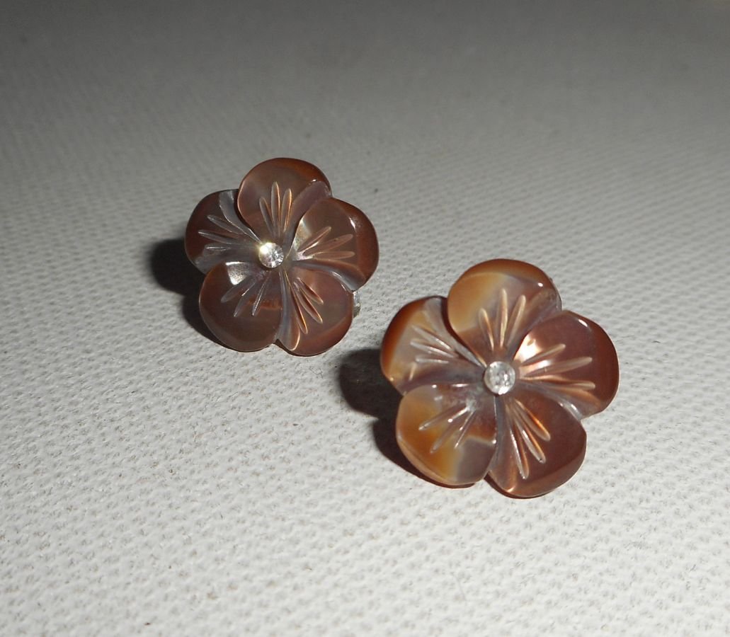 925 silver earrings with brown mother of pearl flower