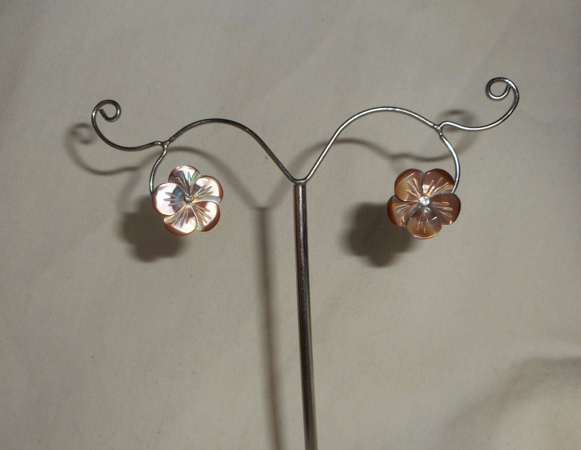 925 silver earrings with brown mother of pearl flower