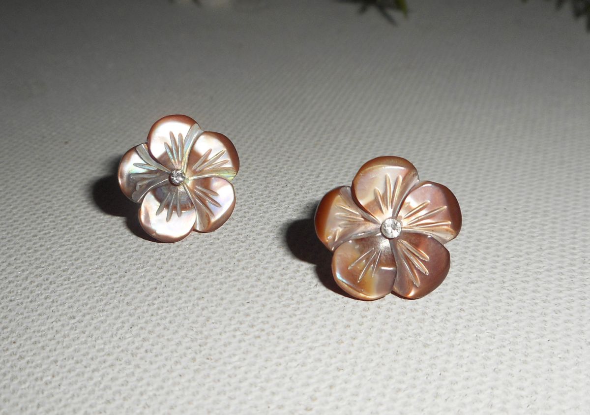 925 silver earrings with brown mother of pearl flower