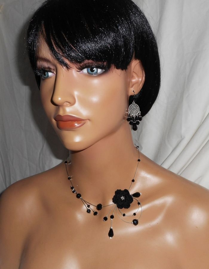 Black crystal beads earrings with floral connectors