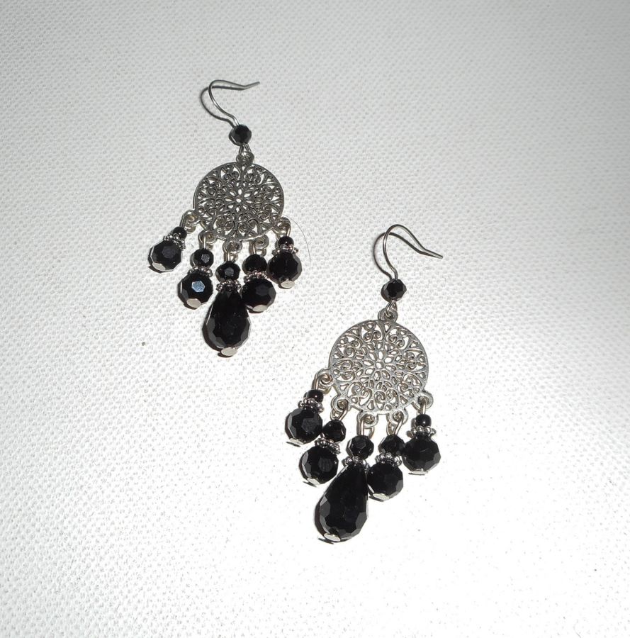 Black crystal beads earrings with floral connectors