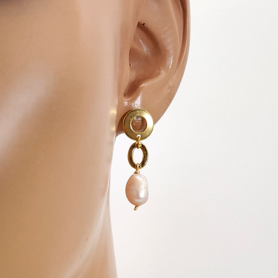 Baroque cultured pearl earrings