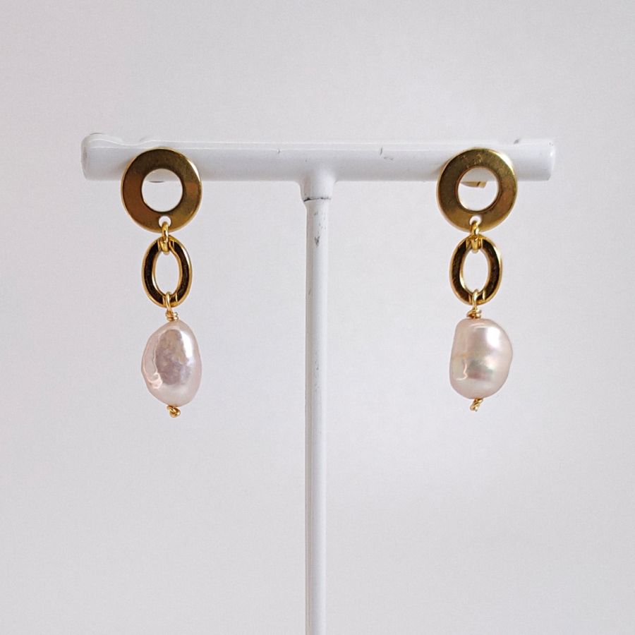 Baroque cultured pearl earrings