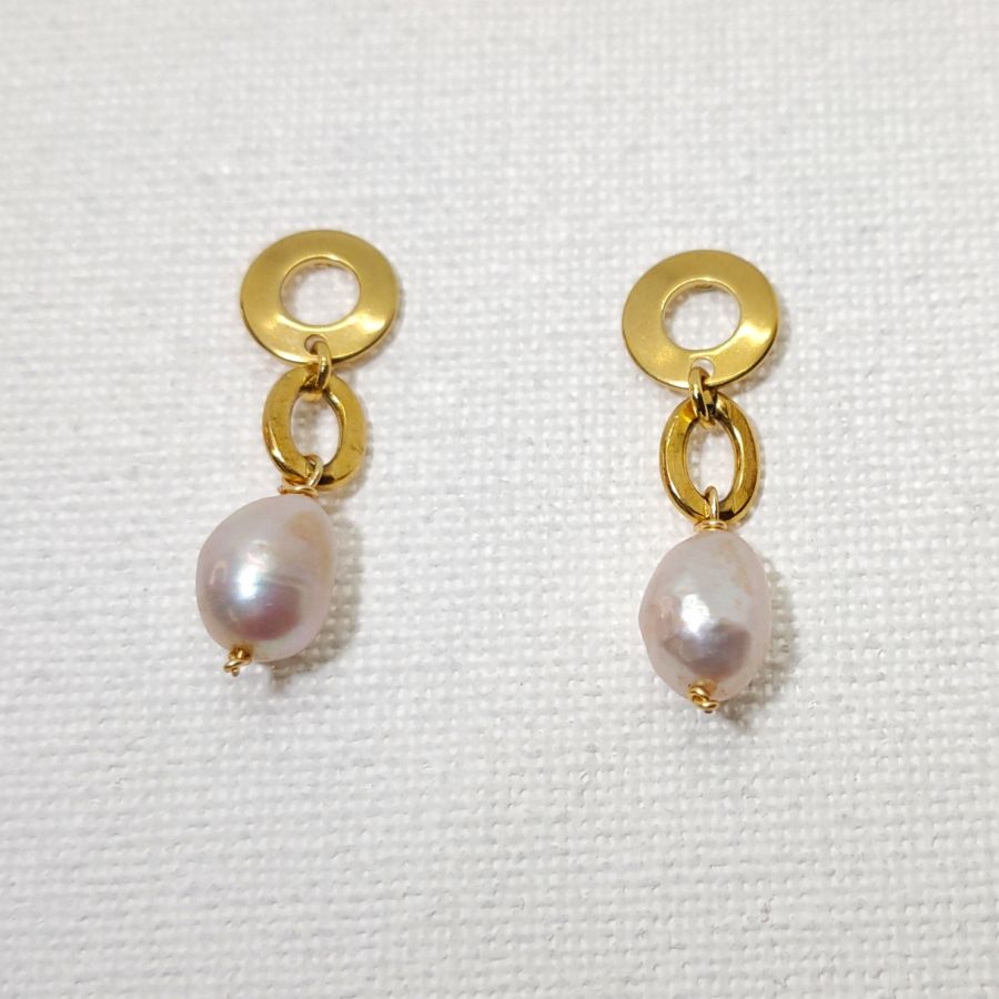 Baroque cultured pearl earrings